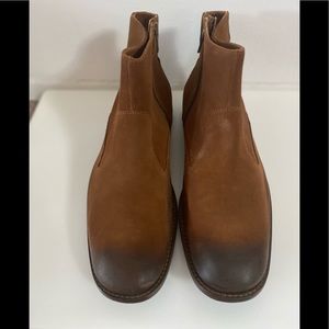 Men’s barely worn Timberland boots